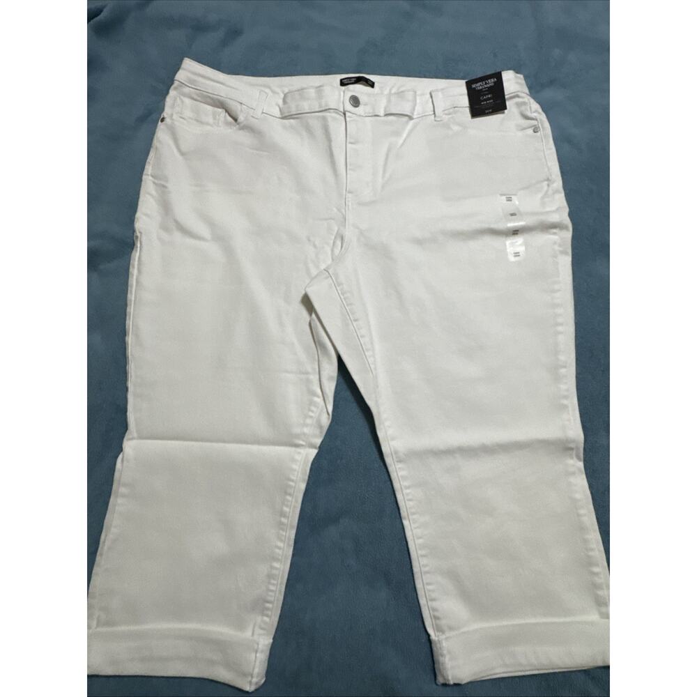 NWT Women’s Simply Vera Vera Wang Mid Rise Capri Jeans White Size 26W